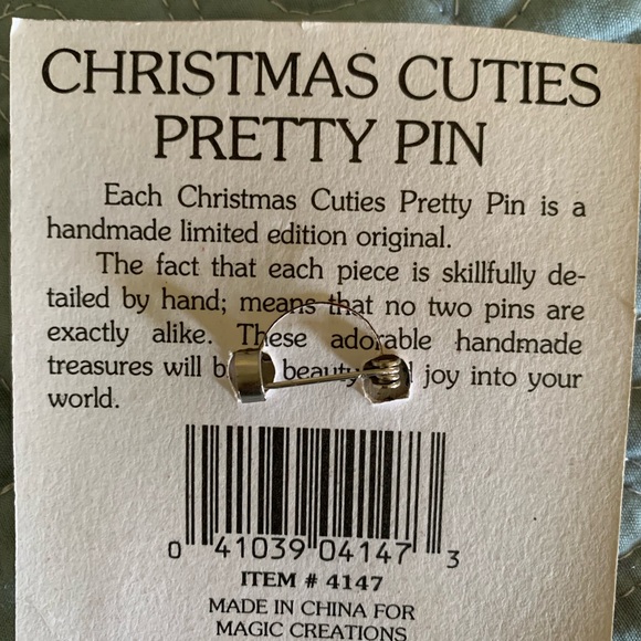NWT. Christmas penguin pin. - Picture 2 of 2